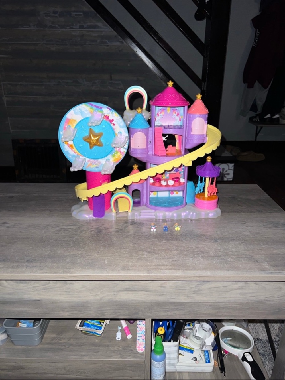Mattel POLLY POCKET RAINBOW FUNLAND Theme Park Playset W/3 Figures